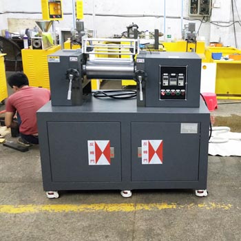 Laboratory two roll mixing mill for polymer