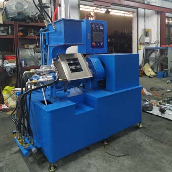 Thermoplastic elastomer kneader machine