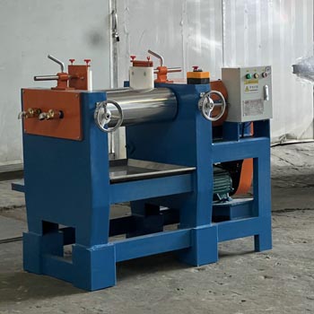 High-performance bearings in a two-roll mill machine