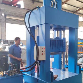 double acting hydraulic guillotine bale cutter in factory setting