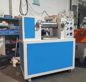 Comparison of electric heating, oil heating, and water heating open mixing mill machines